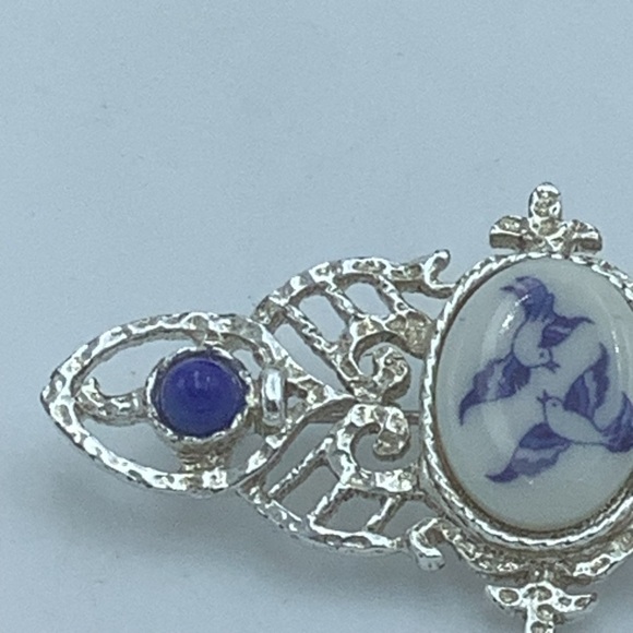 Silver-Tone Filigree Brooch with Blue/White Bird Design - Picture 4 of 9